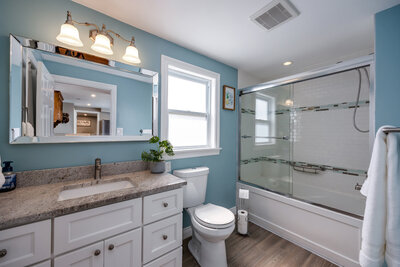 22 Second main bath (2)
