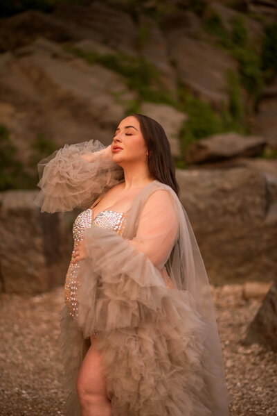 Maryland Maternity Photographer - Snapzbytie Photorgraphy - Golden Hour Great Falls Maternity Session 6