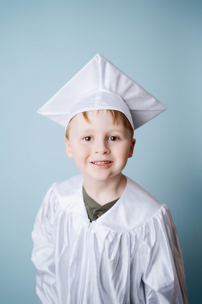 a 4k graduate posing in rio, wi studio