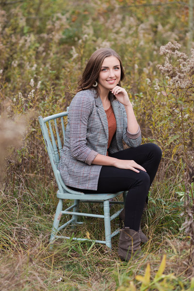 fall senior portrait session at barnes preserve in wooster ohio photographed by jamie lynette photography canton ohio senior photographer