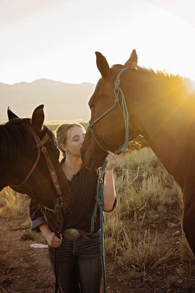 Shanna-Mae-Photography-Montana-Photographer-Highschool-Senior-Western-Horses-Girl-Poses-Ennis-Bozeman-033