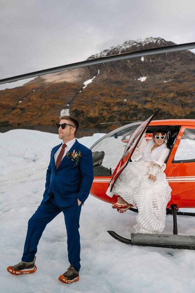 09.16.24 Taylor & Obbie Alaska Heli Elopement_www.ezelopements.com-555