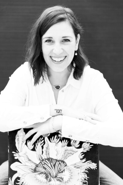 Copywriting, email marketing, website design for female coaches, personal stylists, photographers and lifestyle businesses that highlights your personal brand and attracts your clients | Sam Claire