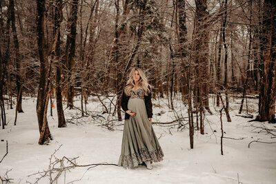 woman in front of boho backdrop-maternity-photography-lehigh-valley-pennsylvania
