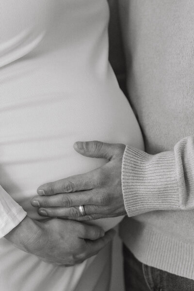 Kasey Fanton Evansville maternity photographer