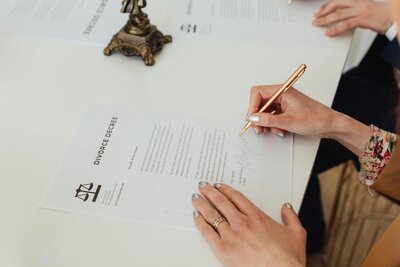 Fast, certified notary services for your personal and business documents. Available in Nephi, Utah. 