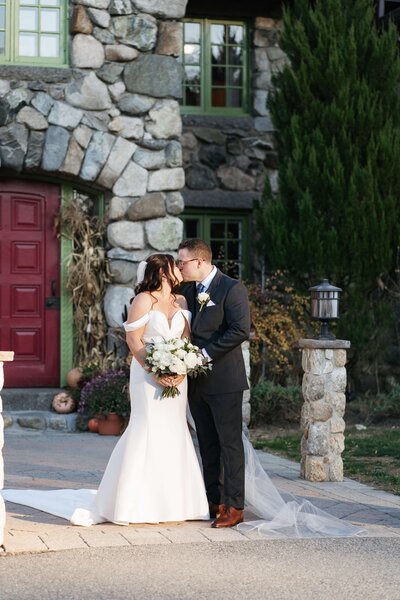 Experience the charm of a Willowdale Estate wedding—an elegant, historic venue in Topsfield, MA. Romantic gardens, timeless architecture, and stunning photography backdrops. Book your dream wedding today!