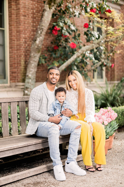 young-family-toddler-family-bright-photoshoot