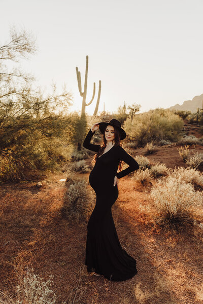 maternity photoshoot in black dress