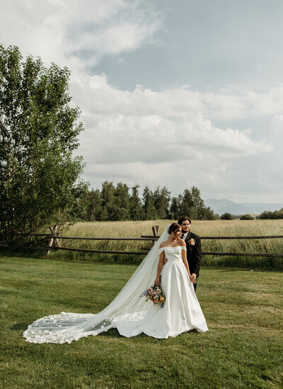 montana wedding with gorgeous views of the mountains