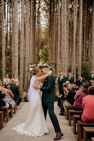 Outdoor ceremony at Minnesota Pinewood Venue