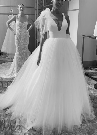 What Is The Best Wedding Dress For Busty Brides? - sposamiabride.com