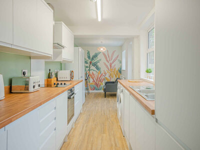 Floral Kitchen in Buy To Let Student House Milton Keynes