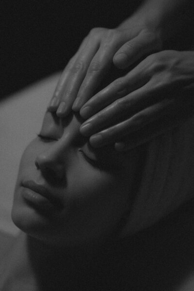 Présentation des soins holistiques proposés par Laetitia Beysang
