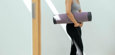 Pilates, Ernährungstraining und zyklusorientiertes Training in den Bezirken Mödling und Baden für ganzheitliches Wohlbefinden – sowie Fit im Büro: Dein Team-Training für mehr Gesundheit am Arbeitsplatz.