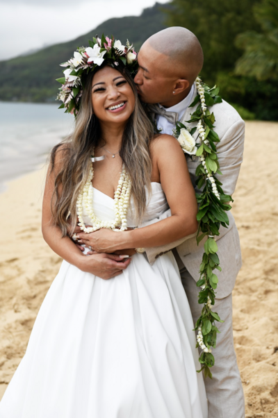 hawaii beach bride