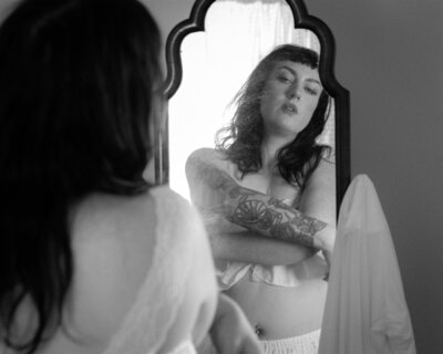 Intimate boudoir photo shoot in Glasgow