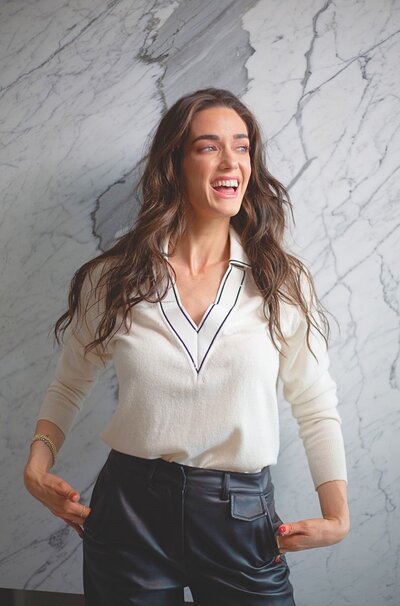 Woman_Smiling_Wall_Marble