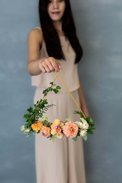 Free video training of how to make a triangke hoop bridesmaid's bouquet
