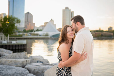 engagement photo at milwaukee lakefront