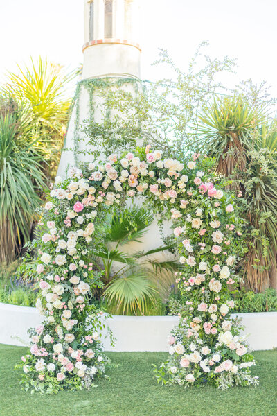 Tivoli Wedding Reception floral place setting in Fallbrook, California by Sherr Weddings.