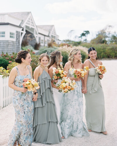 Emily March Photography Wilmington, North Carolina and Destination Wedding Engagement Photographer Heirloom Photography for Memorable Gatherings Light Airy Sentimental Imagery Images Weddings_Castle Hill Inn Wedding - 014