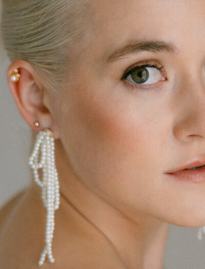 Bridal portraits modern wedding style color image by San Diego Ca Wedding
