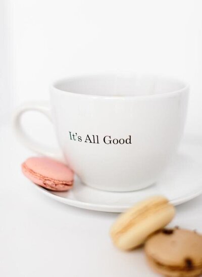 its-all-good-coffee-cup-macroons