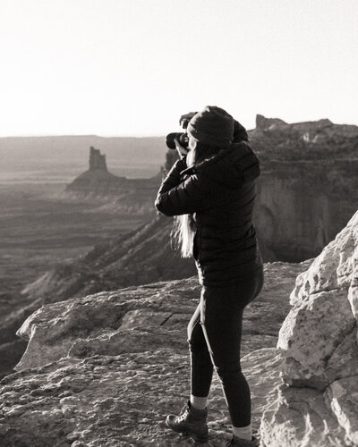 Photographer shooting in Utah desert