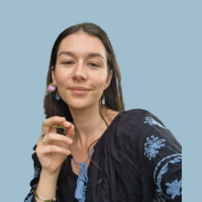 blue-shirt-blue-background