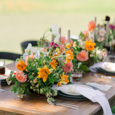 Colorful wedding flower tablescape