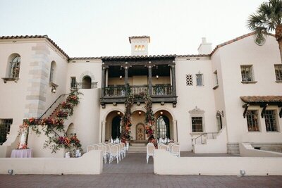 Couple getting engaged at the historic Powel Crosley Estate, captured by Sarasota wedding photographer Priscila Del Cristo.