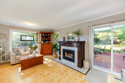 6 Andrew living (4)