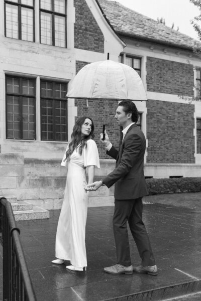 romantic-birmingham-Michigan-city-offices-couple-10