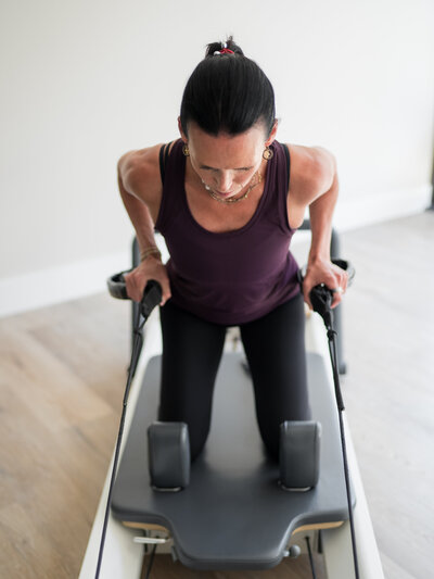 The best reformer pilates classes led by expert physiotherapists in Clapham & Battersea.