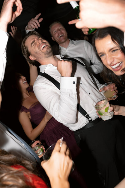 Aspen-Avenue-Chicago-Wedding-Photographer-London-House-Fleur-Inc-Ultimate-Bride-TVKMusic-Aspen-Avenue-Romantic-Timeless-101