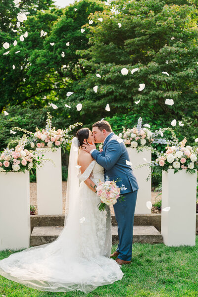 Kentucky couple dancing at their wedding reception