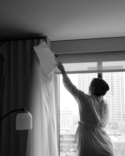 Jordan Grover Photo is a wedding photographer serving St. Louis, Central, and Eastern Missouri as well as travel + destination weddings. Jordan Grover Photo is an editorial and documentary style of photography.