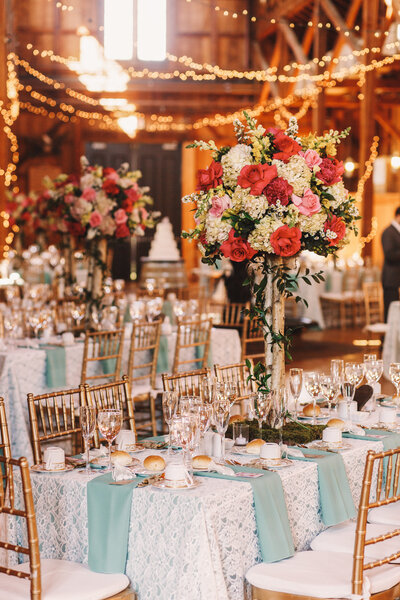 yellow-light-garlands-hang-dinner-tables-decorated