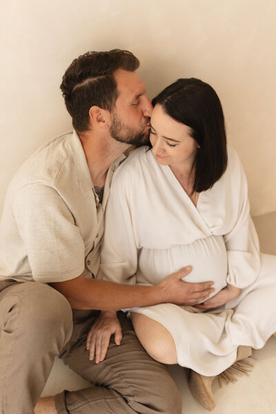 Zwangerschap fotoshoot outdoor kanten kleed Maud van den Heuvel Photography