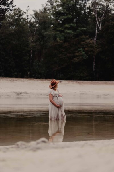 Meisje tijdens een portretshoot door Evita Fotografie uit Zwartsluis