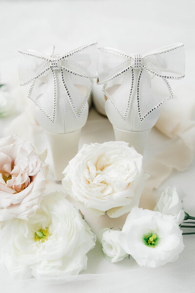 Creative Photo from the shoes and wedding flowers