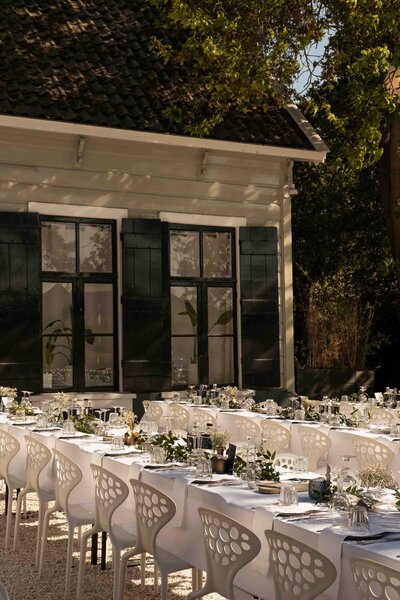 Cinematisch warme sferen tijdens trouwdag in Amsterdam