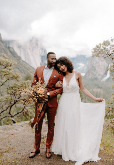 bride-and-groom-mountain@2x