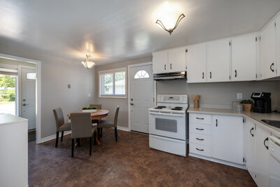 774 Downview eat in kitchen (2)