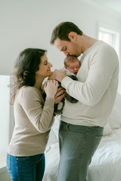 bella-luce-by-michelle-andrea-new-england-photographer-newborn-perry-family-57