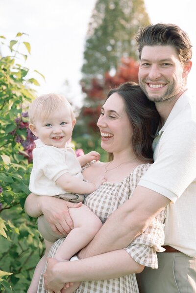 Brooke Lacombe Photography is a maternity, newborn, motherhood and family photographer in Ottawa, Ontario
