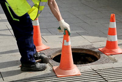 sewer repair manhole