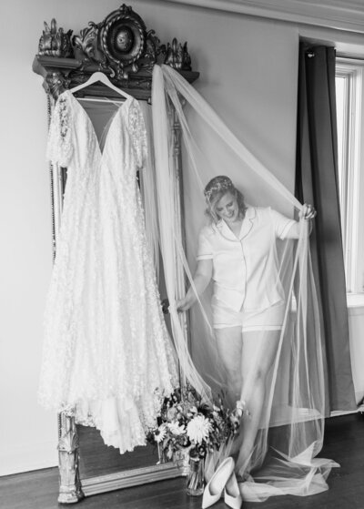 Elizabeth Mae Photography Wedding Engagement Photographer Philadelphia Pennsylvania, New York, New Jersey, Destination Luxury Colorful Editorial Photojournalistic Documentary Elizabeth Miller kaitlinwill_willows_villanova_park_wedding_image-114