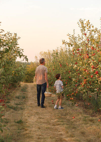 Apple Orchard Family Photos in Nebraska